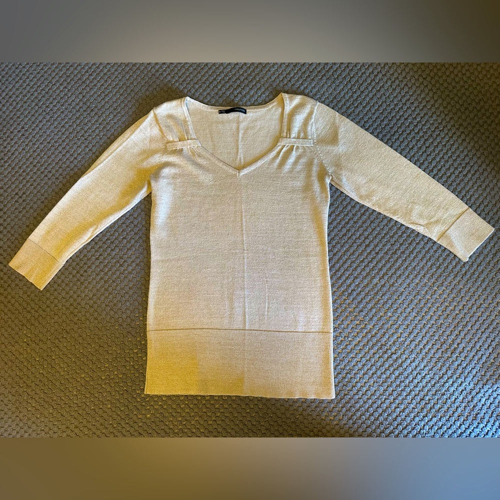 Maurices Women’s quarter length sleeve top, Ivory with shimmer, like new. Medium
